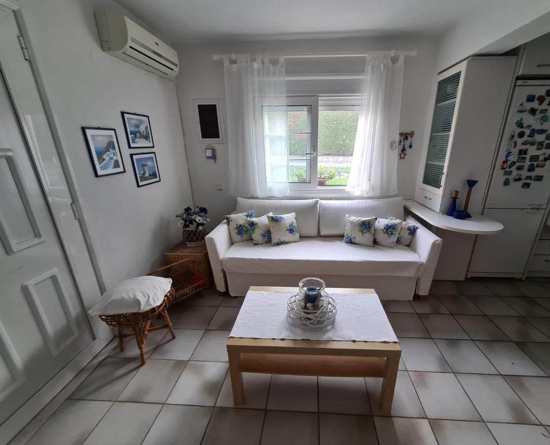 Wonderful House With Private Garden Villa ฟิออยิตา ภายนอก รูปภาพ