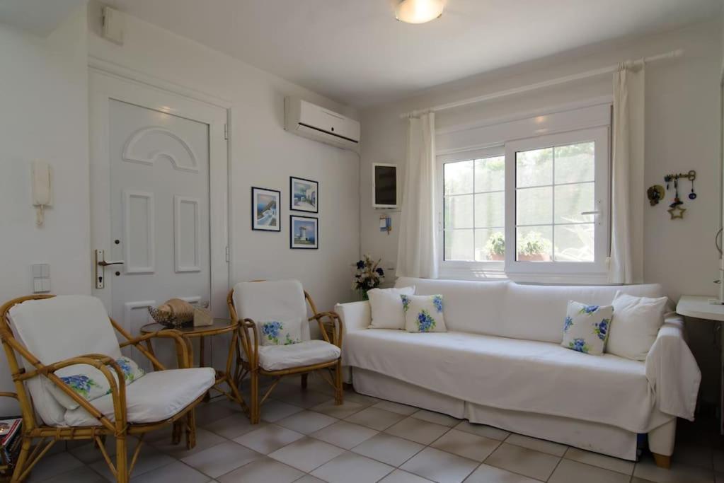 Wonderful House With Private Garden Villa ฟิออยิตา ภายนอก รูปภาพ